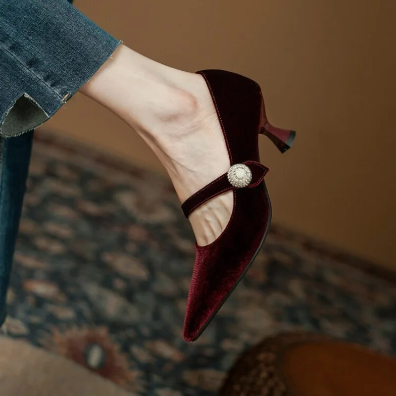 Scarpe Mary Jane a punta rosso - Women'S Shoes recensione e prezzo