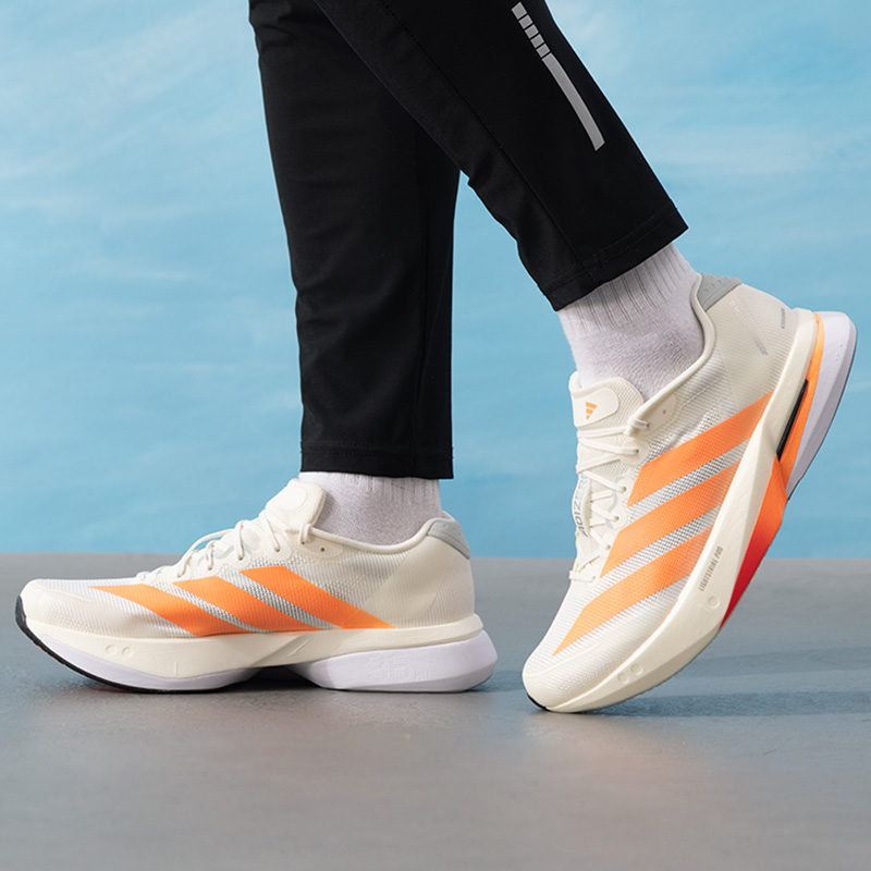Scarpe da uomo Adidas, modello - Lightweight Road Running Shoes recensione e prezzo