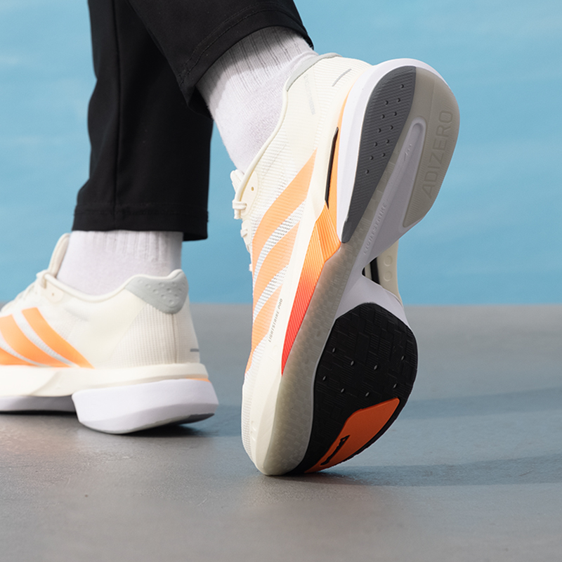 Scarpe da uomo Adidas, modello - Lightweight Road Running Shoes recensione e prezzo