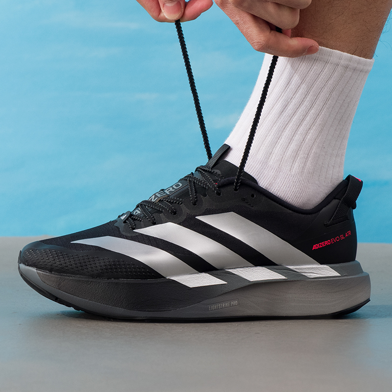 Scarpe da uomo Adidas, modello - Lightweight Road Running Shoes recensione e prezzo